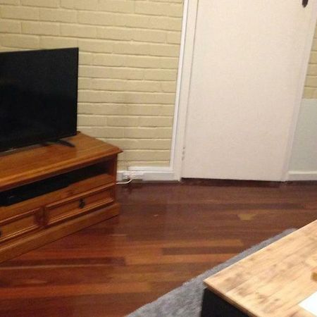 Affordable & Comfortable Apartment On Langley Park Perth Kültér fotó