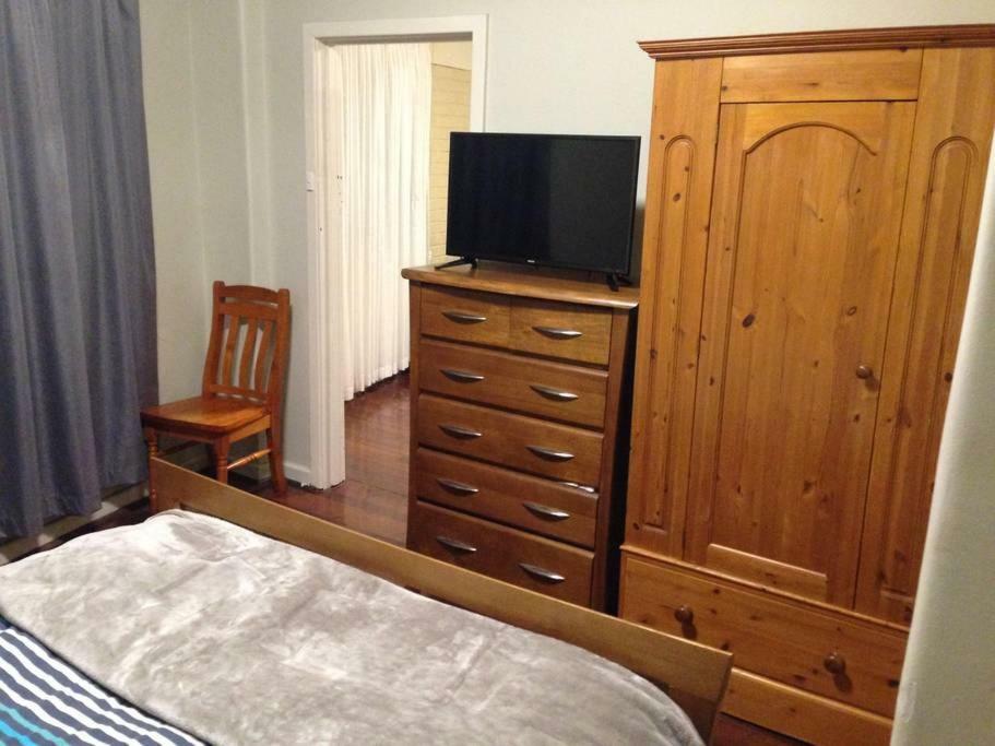 Affordable & Comfortable Apartment On Langley Park Perth Kültér fotó